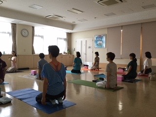 陰ヨガ★~★★